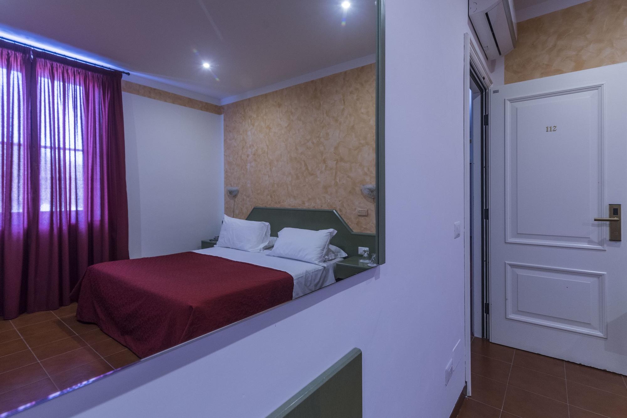 Hotel Villa Del Cardinale Norma Eksteriør billede