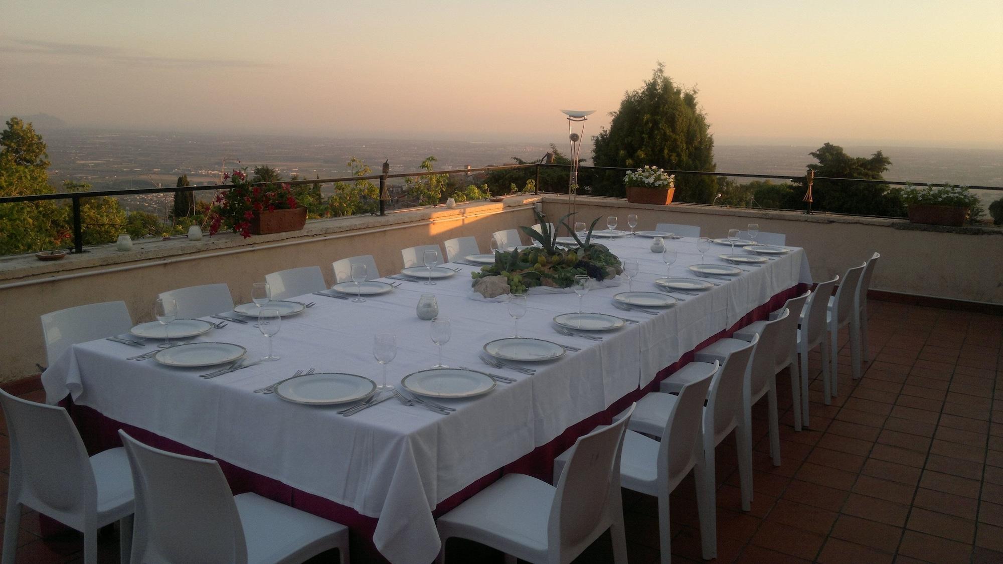 Hotel Villa Del Cardinale Norma Eksteriør billede